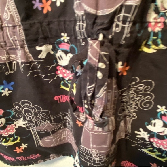 Disney Scrub Top Women’s Size Large Minnie Mouse Black Pull Over Medical - Picture 9 of 11
